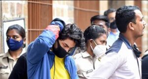 मुंबई क्रूज ड्रग्स केस के मामले में शाहरुख खान के बेटे आर्यन को NCB ने दी क्लीन चिट