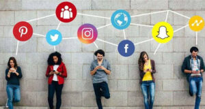 सोशल मीडिया के अत्यधिक उपयोग से मानसिक तनाव में वृद्धि हुई है कोरोना महामारी के बाद से सोशल मीडिया का इस्तेमाल 40 फीसदी बढ़ा है