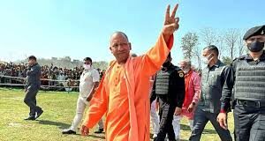 मुख्यमंत्री योगी आदित्यनाथ ने आज गर्भ गृह की आधारशिला रखी