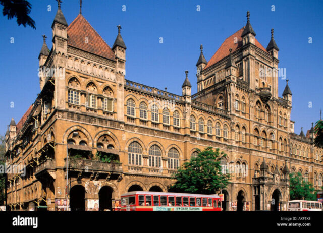 indien-mumbai-high-court-AKF1X8-1-960x693