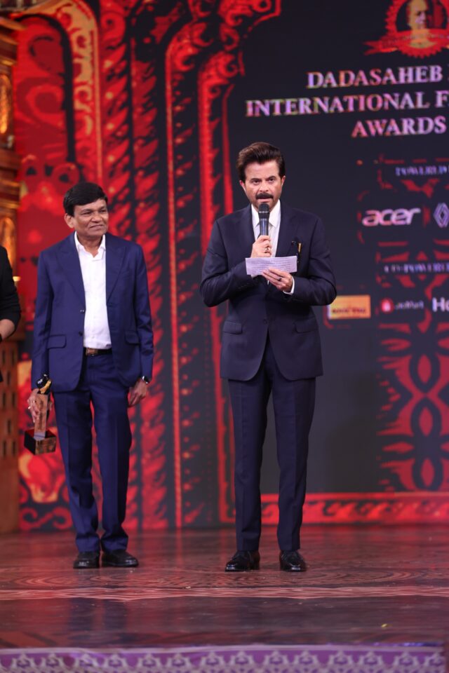 Megastar Anil Kapoor dedicated his Dadasaheb Phalke award, find out to whom 2