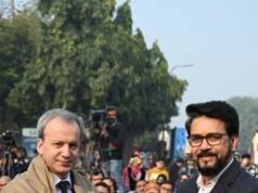 खेल मंत्री अनुराग सिंह ठाकुर ने बुडापेस्ट को शतरंज ओलंपियाड मशाल सौंपी