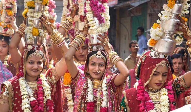 gangaur_large_1256_23