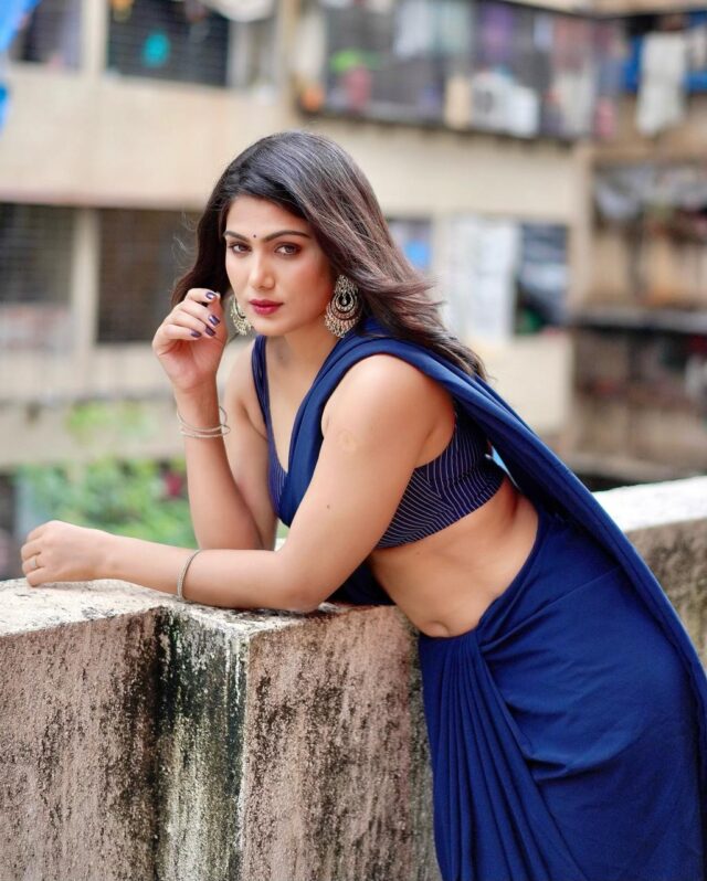 सिनेफलक पर उभरती अदाकारा याशिका बसेरा