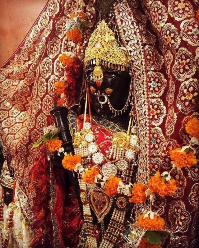 अटूट आस्था का केंद्र है कर्ण की आराध्या माँ दशभुजी दुर्गा का मंदिर