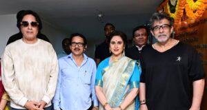 रॉनी रॉड्रिग्स द्वारा आयोजित दिवाली स्नेह मिलन समारोह में मीनाक्षी शेषाद्रि, राहुल रॉय और दीपक तिजोरी की उपस्थिति