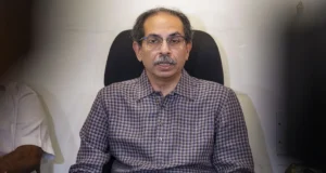 चुनाव प्रचार के दौरान जांच अधिकारी पर भड़के उद्धव ठाकरे