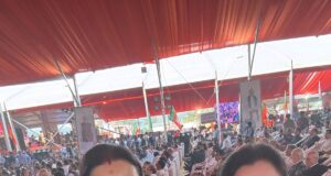 मुख्यमंत्री शपथ ग्रहण समारोह में संदीप यादव की उपस्थिति, साथ दिखीं चित्रा वाघ और नवनीत राणा