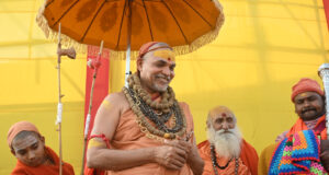 शङ्कराचार्य के परमधर्म संसद् में पारित हुआ योगी आदित्यनाथ जी के मुख्यमन्त्री पद से त्याग पत्र का प्रस्ताव