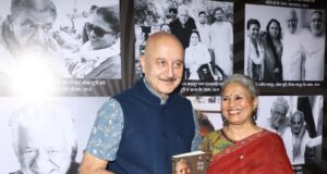 अनुपम खेर, परेश रावल, बोनी कपूर, अन्नू कपूर, दिव्या दत्ता, रघुवीर यादव की उपस्थिति में सीमा कपूर की आत्मकथा ‘यूं गुजरी है अब तलक’ का विमोचन