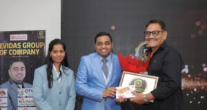 देविदास श्रावण नाईकरे द्वारा आयोजित अल्टीमेट मिलेनियर ब्लूप्रिंट इवेंट में व्यवसायी हुए सम्मानित