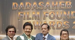 एडवोकेट, सिंगर महेंद्र शर्मा को मिला बॉलीवुड के दिग्गज गायक से अवॉर्ड