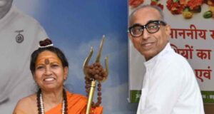 राजयोगी बीके हरिलाल भानुशाली को जगद्गुरु शंकराचार्य श्री त्रिकालभवंता सरस्वती जी महाराज ने किया सम्मानित