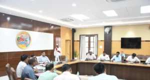 गौ-आश्रय स्थलों की बदहाल व्यवस्था पर जिलाधिकारी का सख्त एक्शन