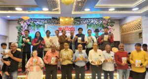 मुंबई के सभी पक्षों को उजागर करती है राजेश विक्रांत की आमची मुंबई-2