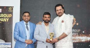 एक्टर शाहबाज खान ने देवीदास नाईकरे द्वारा आमंत्रित उद्यमियों को किया सम्मानित