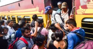 छठ पर्व की भीड़ को देखते हुए भारतीय रेल अगले 5 दिनों में 1500 विशेष ट्रेनें चलवाएगी