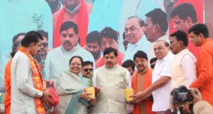 मुख्यमंत्री डॉ. मोहन यादव द्वारा गौमूत्र चिकित्सा की गई प्रशंसा