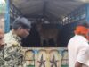 नगर के राठौर कॉलोनी में घुस आई नील गाय गौसेवकों ने वन विभाग के साथ बचाव कार्य किया