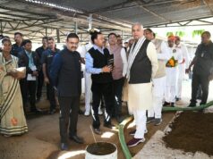 महाराष्ट्र और गुजरात के राज्यपाल आचार्य देवव्रत ने नागपुर में गौ विज्ञान अनुसंधान केंद्र का दौरा किया