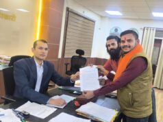 गौवंश की समस्याओं को लेकर रुद्रप्रताप सिंह ने जिलाधिकारी से की भेंट