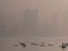 जहरीली हवा से घुट रहा मुंबई का दम